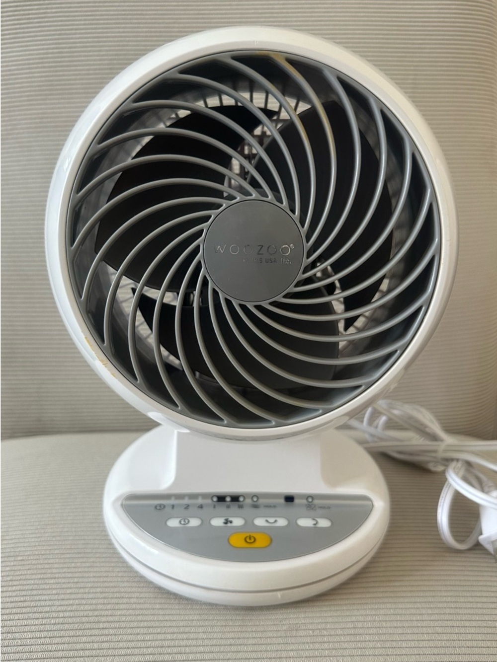 IRIS USA WOOZOO Oscillating Globe Fan (white) - Picture 12 of 14
